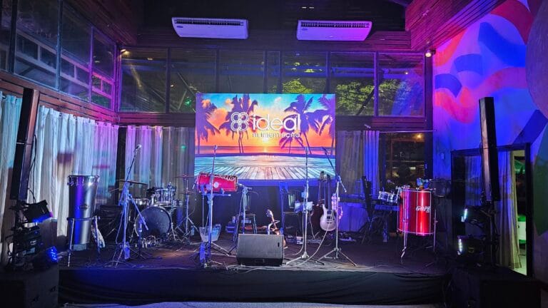 Evento corporativo com telão e iluminação no Elettra, Vila Olímpia